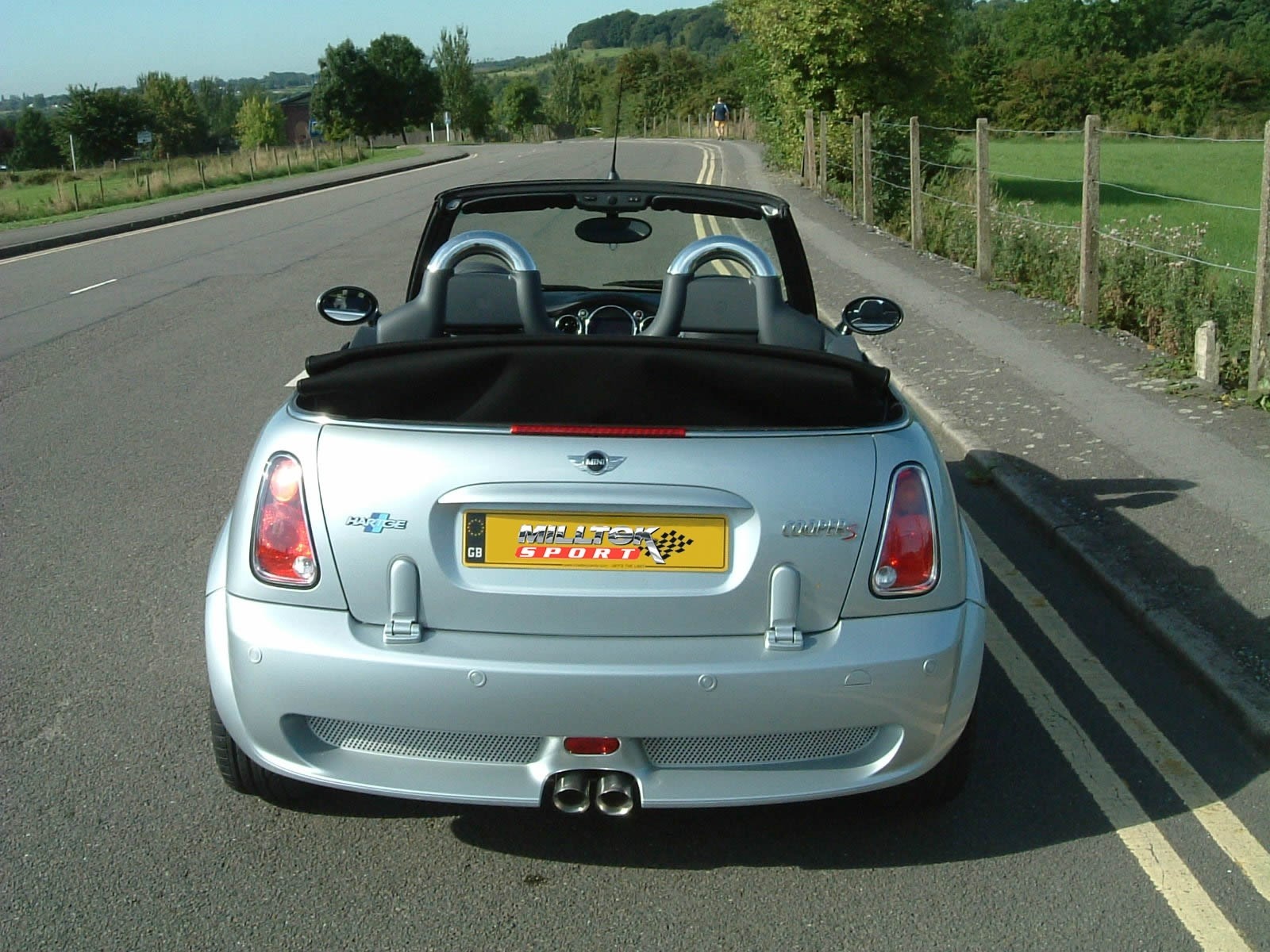 Milltek New Mini I cat-back systeem met dubbel 76.2mm Special ei