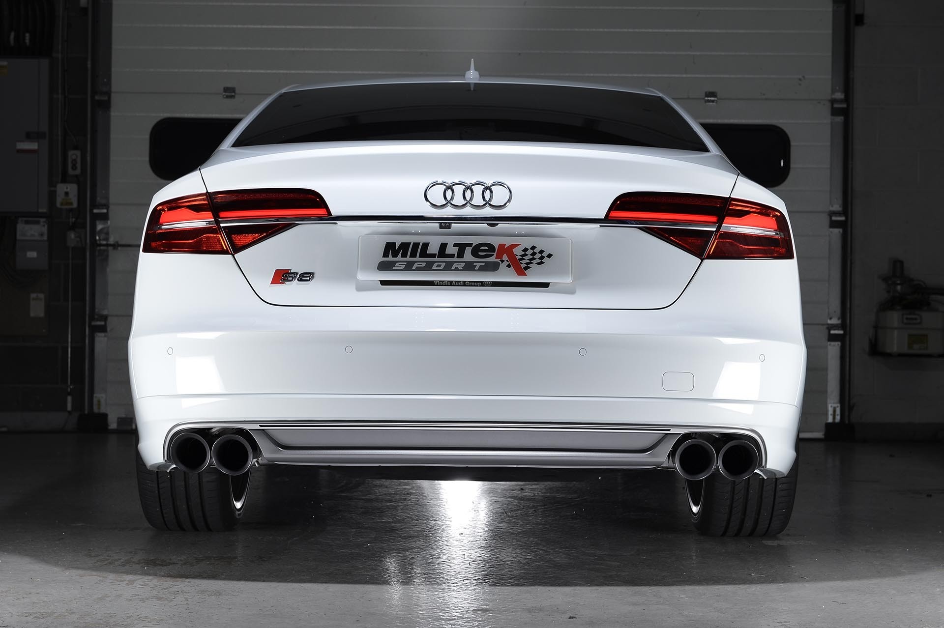 Audi S8 4.0 TFSI Cat-back Milltek Resonated Black-Tip