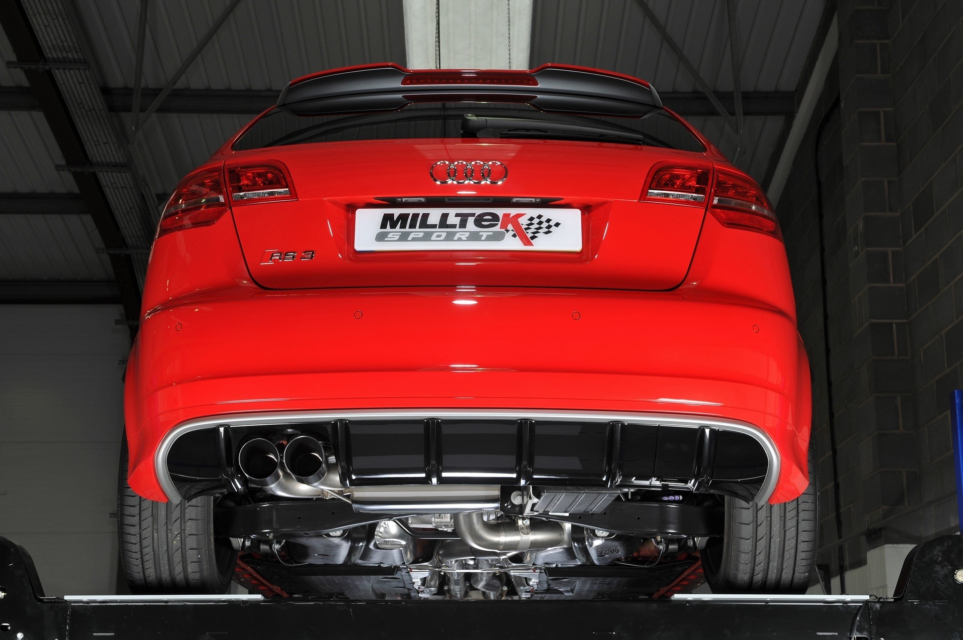 Milltek Audi RS3 8V S tronic 3inch race systeem vanaf de turbo m